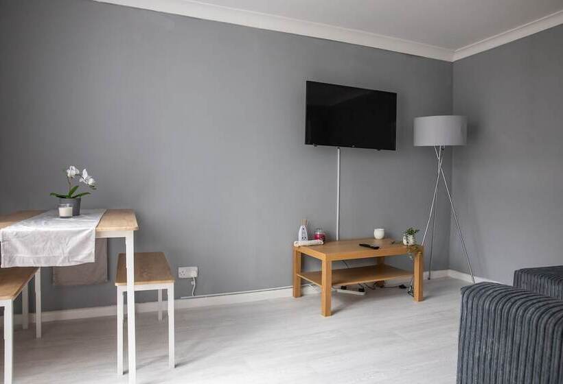 اقامتگاه Cosy Modern And Contemporary Home Close To Centre