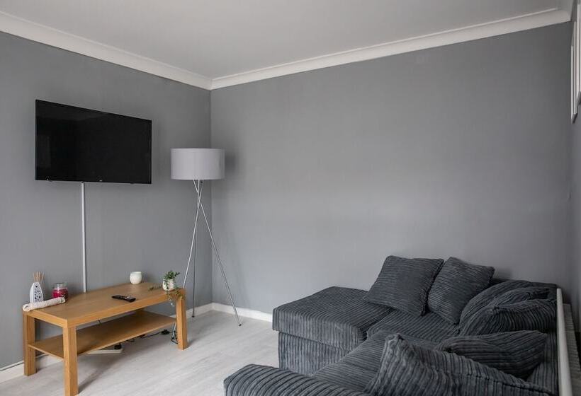 اقامتگاه Cosy Modern And Contemporary Home Close To Centre