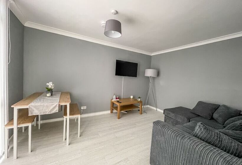 اقامتگاه Cosy Modern And Contemporary Home Close To Centre