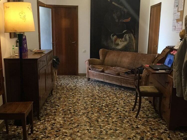 تختخواب و صبحانه Ca  Barbaria