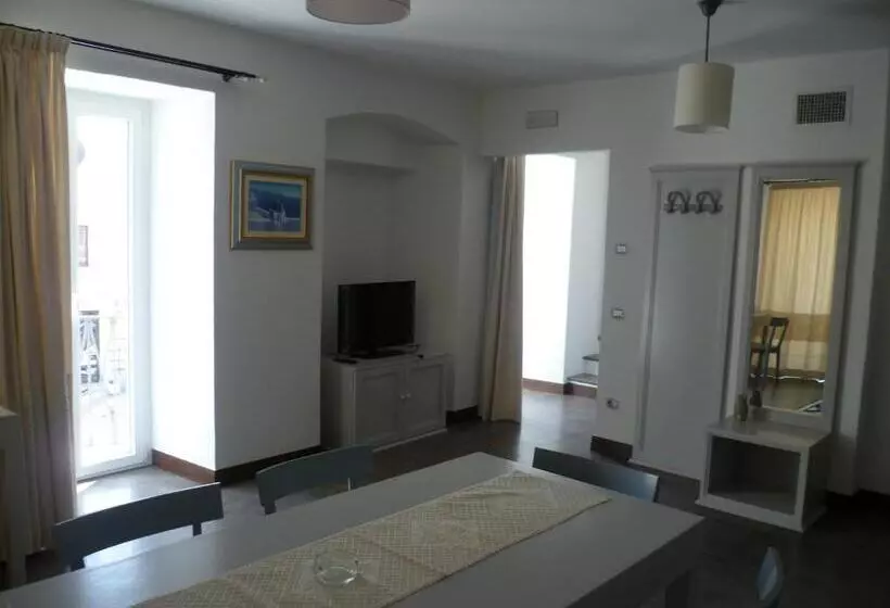هتل Albergo Residenziale La Corte