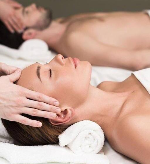 هتل Grand Nur Plaza