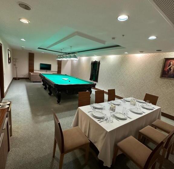 هتل Grand Nur Plaza