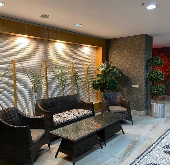 هتل Grand Nur Plaza