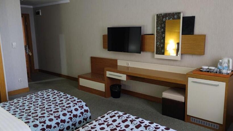 هتل Grand Nur Plaza