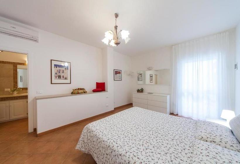 هتل Helloapulia Villa Carenza