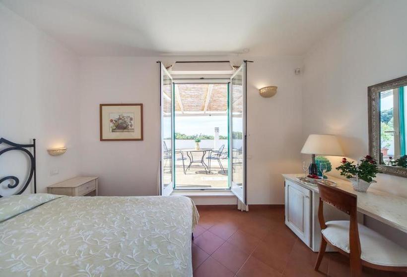 هتل Helloapulia Villa Carenza