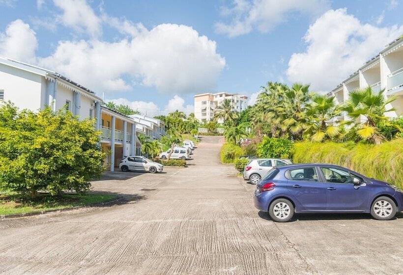 هتل Residence Les Cayalines