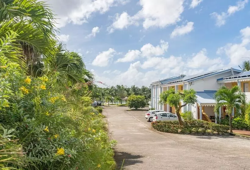 هتل Residence Les Cayalines