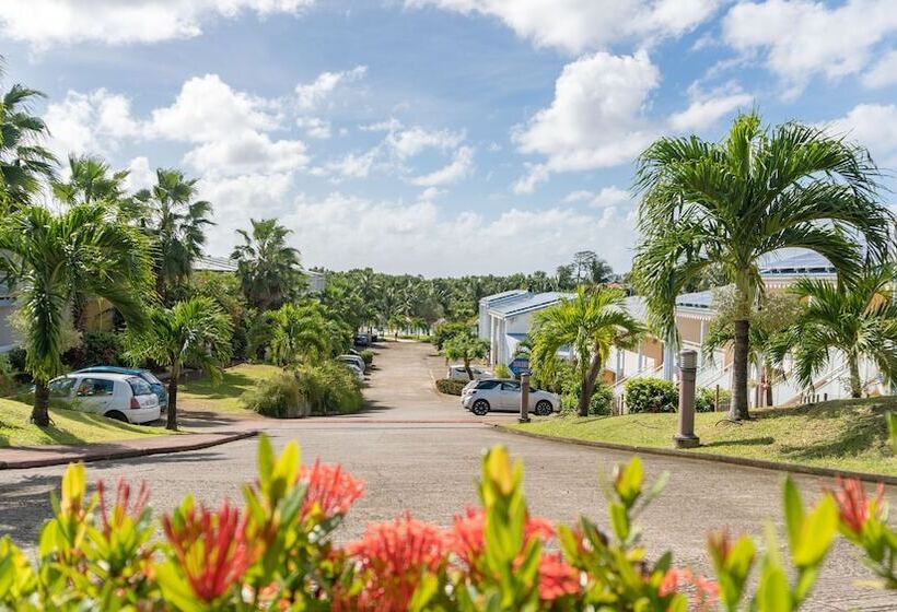 هتل Residence Les Cayalines