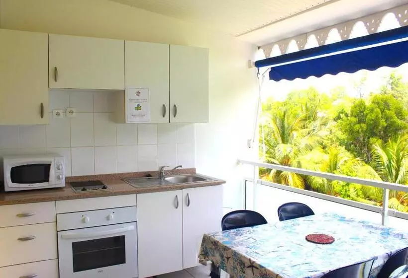 هتل Residence Les Cayalines