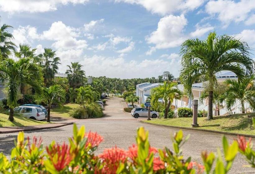 هتل Residence Les Cayalines