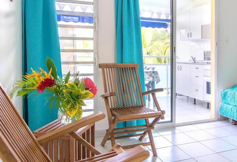 هتل Residence Les Cayalines