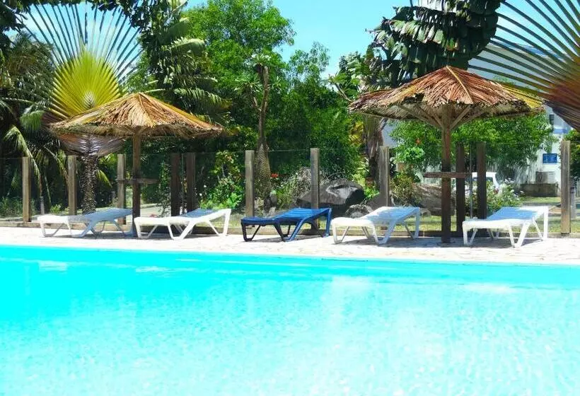هتل Residence Les Cayalines