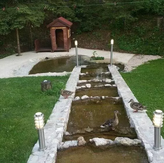 ホテル Rustic Inn River 2