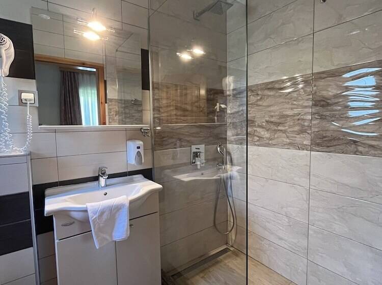 هتل Rustic Inn River 2