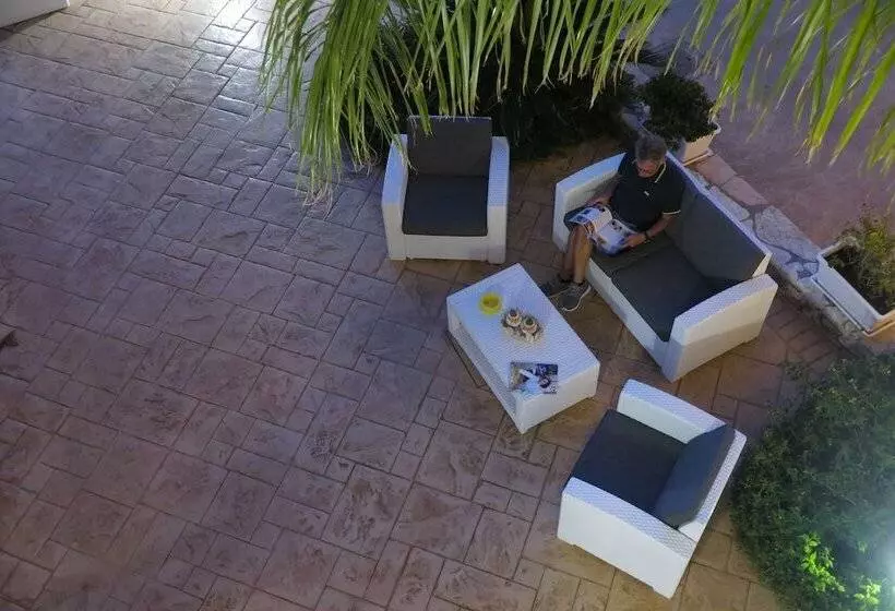 ホテル Trigrana Vacanze