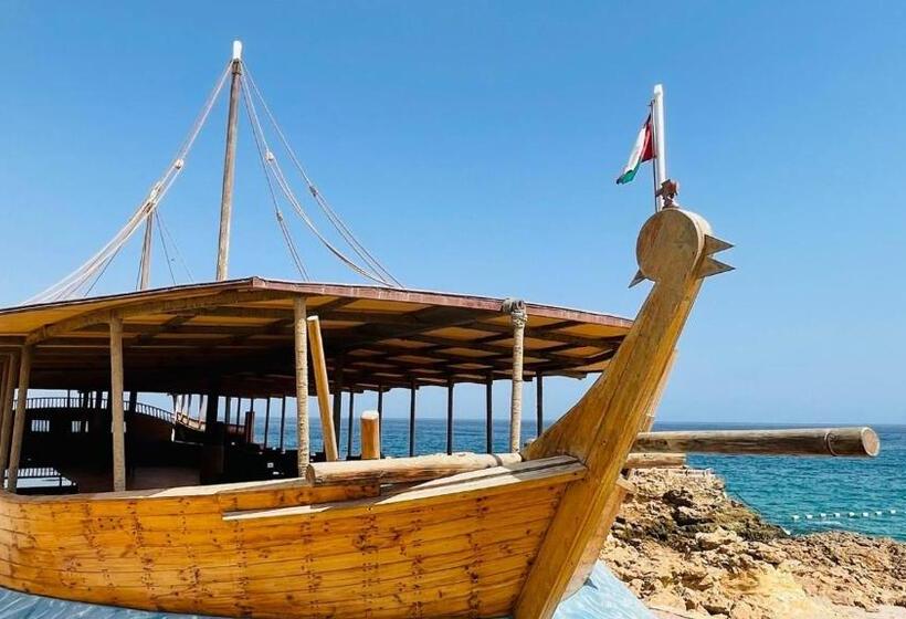 هتل Turtle Beach Resort