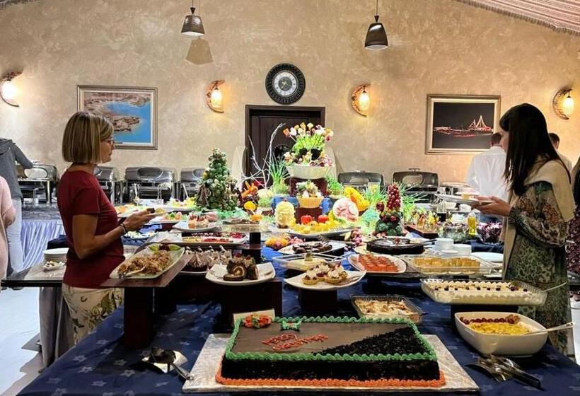 هتل Turtle Beach Resort