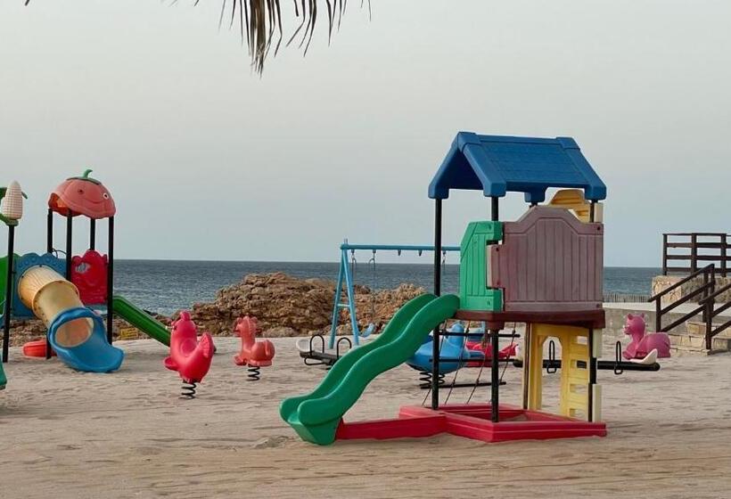 هتل Turtle Beach Resort