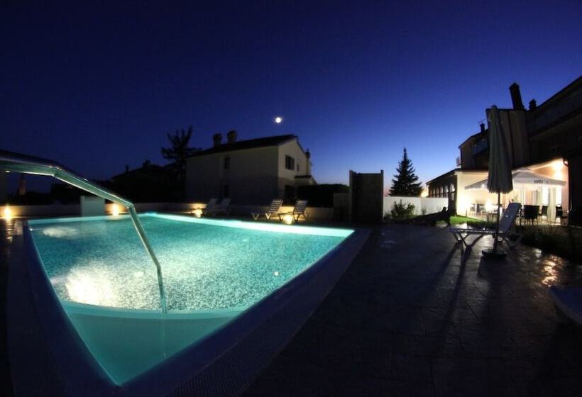 בית מלון כפרי Villa Badi