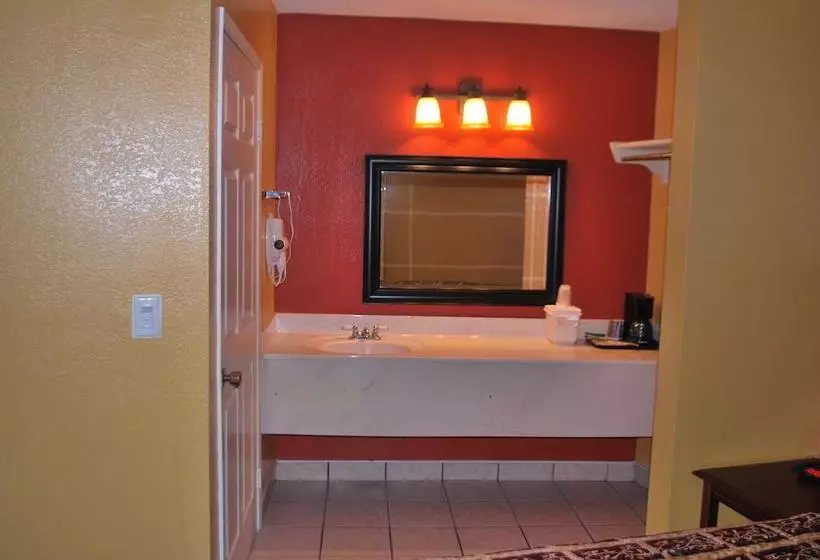 モーテル Travel Plaza Inn