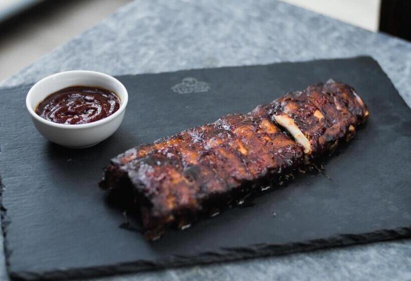 استراحتگاه Llogora Tourist Village