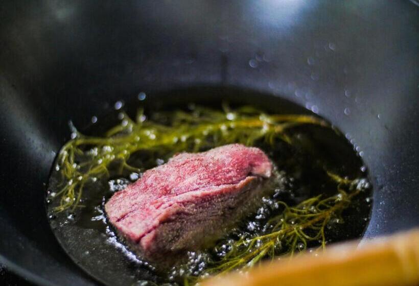 استراحتگاه Llogora Tourist Village