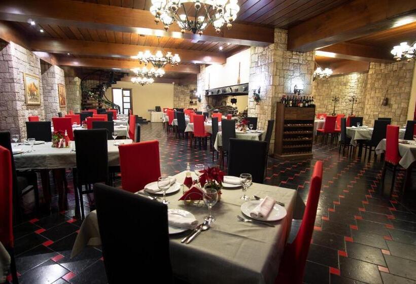 استراحتگاه Llogora Tourist Village