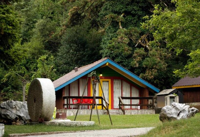 استراحتگاه Llogora Tourist Village