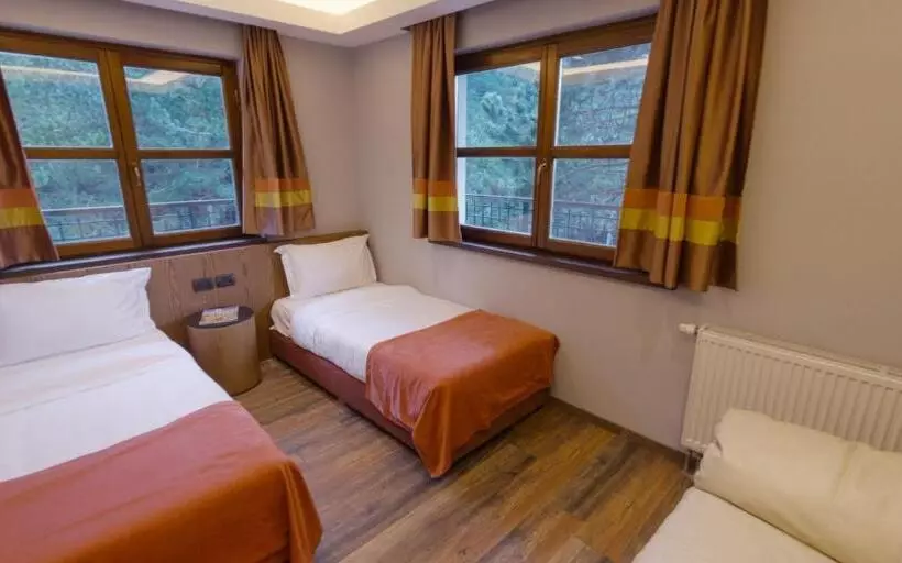 استراحتگاه Llogora Tourist Village