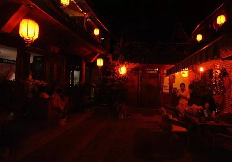 ホテル Lijiang Shu Ying Ke Zhan