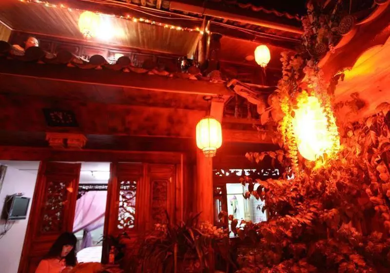 ホテル Lijiang Shu Ying Ke Zhan