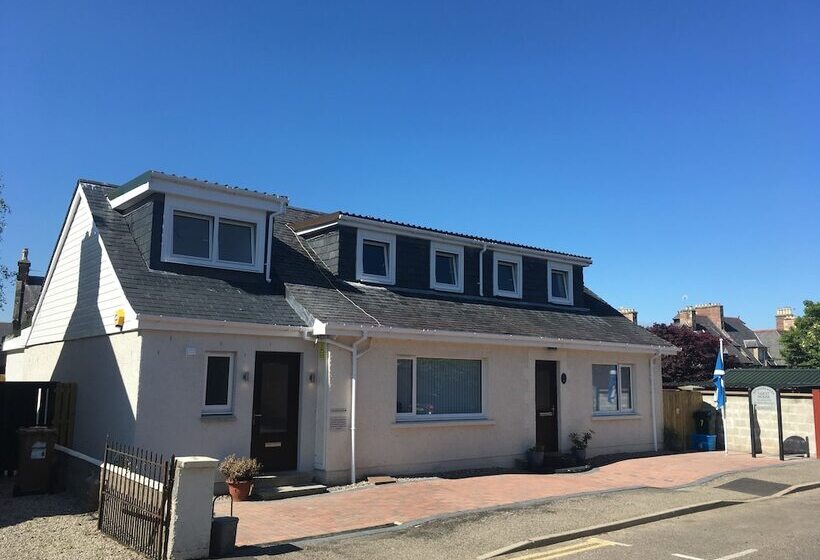 Hotelli Silverstrands Guest House