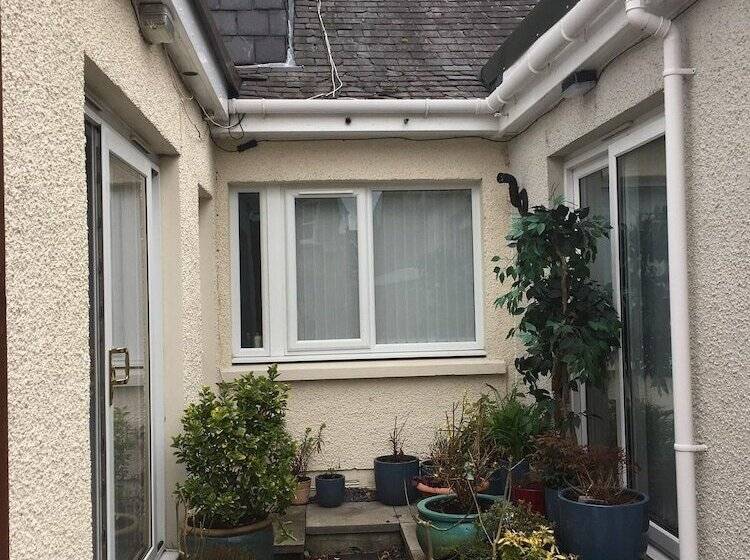 Hotelli Silverstrands Guest House