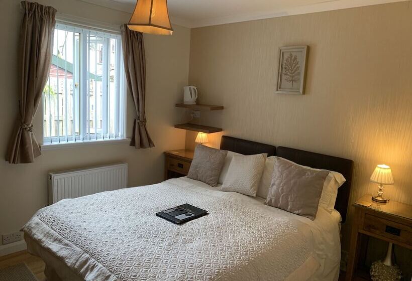 Hotelli Silverstrands Guest House