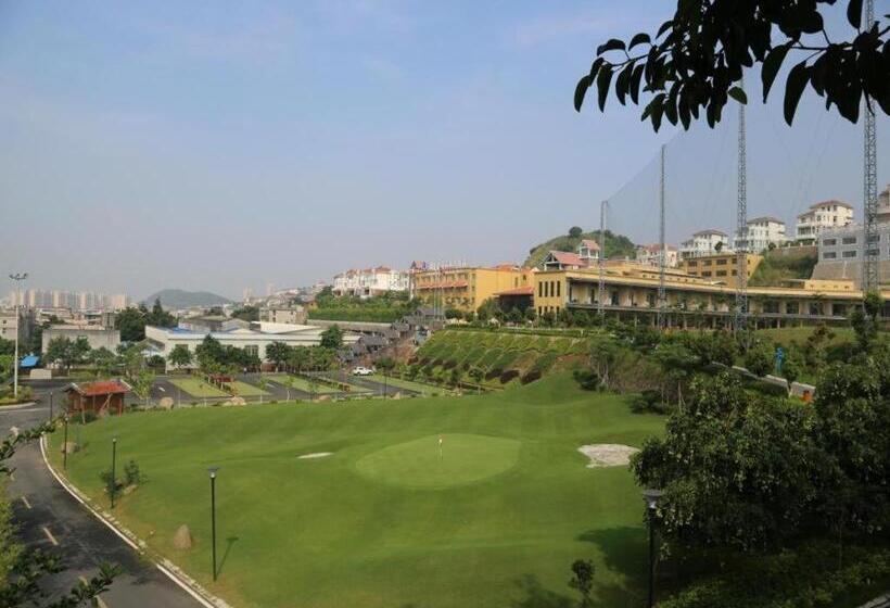 Hotel Fuzhou Chuanjie Hotspring And Golf Club