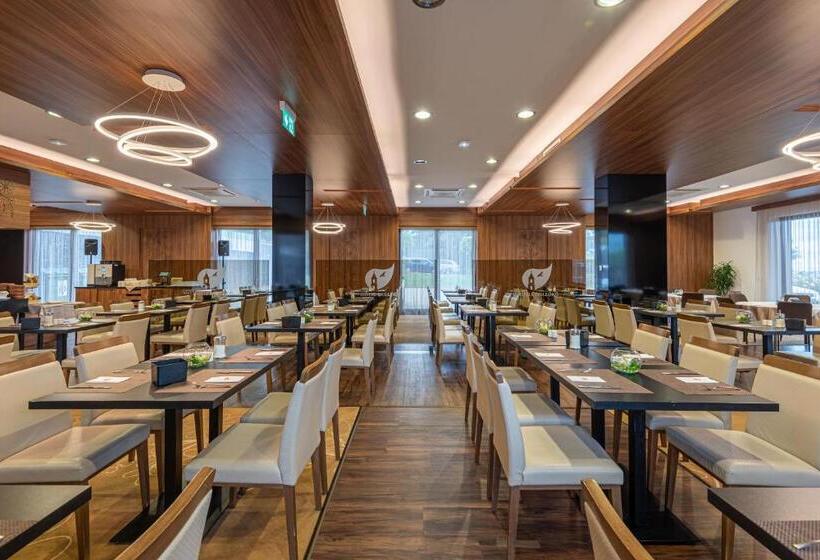 Castellum Hotel Hollókő