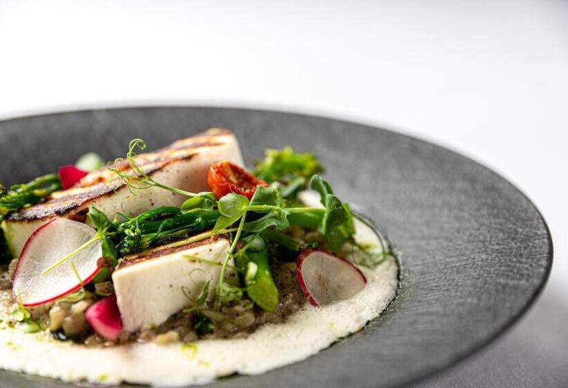 Castellum Hotel Hollókő