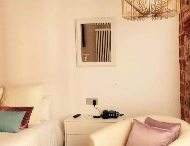 Hostal Albany Ancha