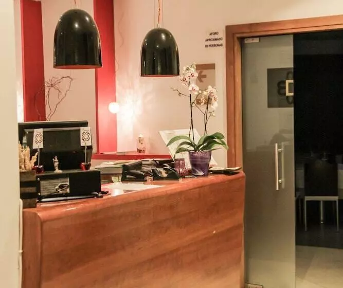 Hostal Albany Ancha