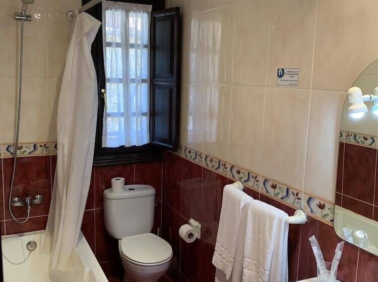 هتل Posada El Tocinero