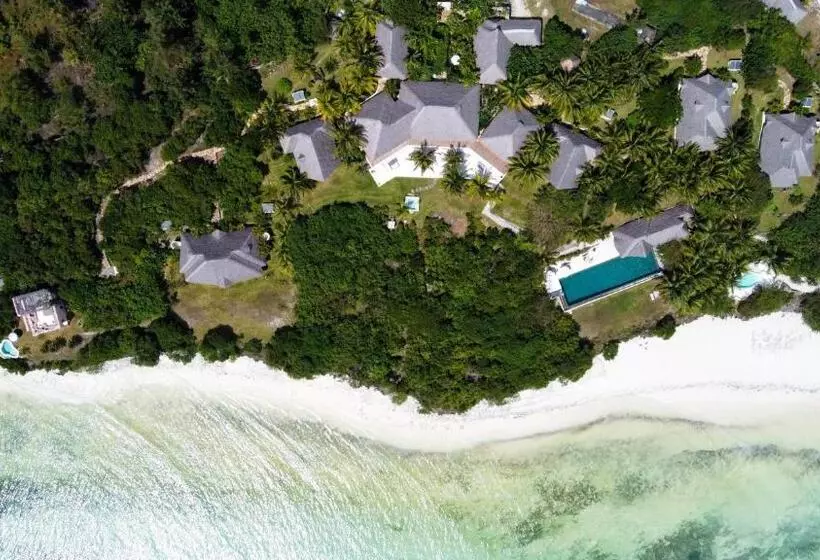 Hotelli Qambani Luxury Resort