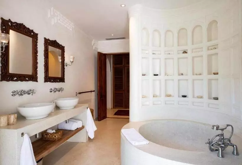 Hotelli Qambani Luxury Resort