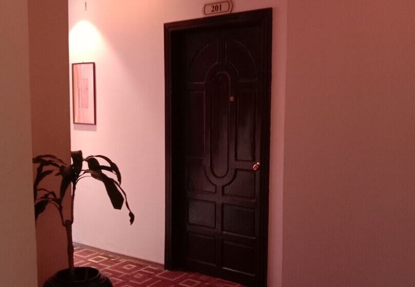 هتل Shwe Pyi San Yar