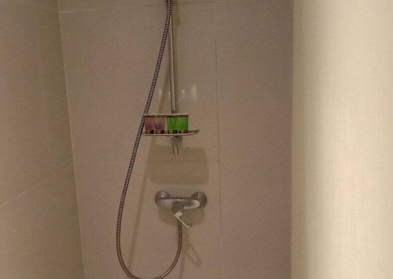 هتل Shwe Pyi San Yar