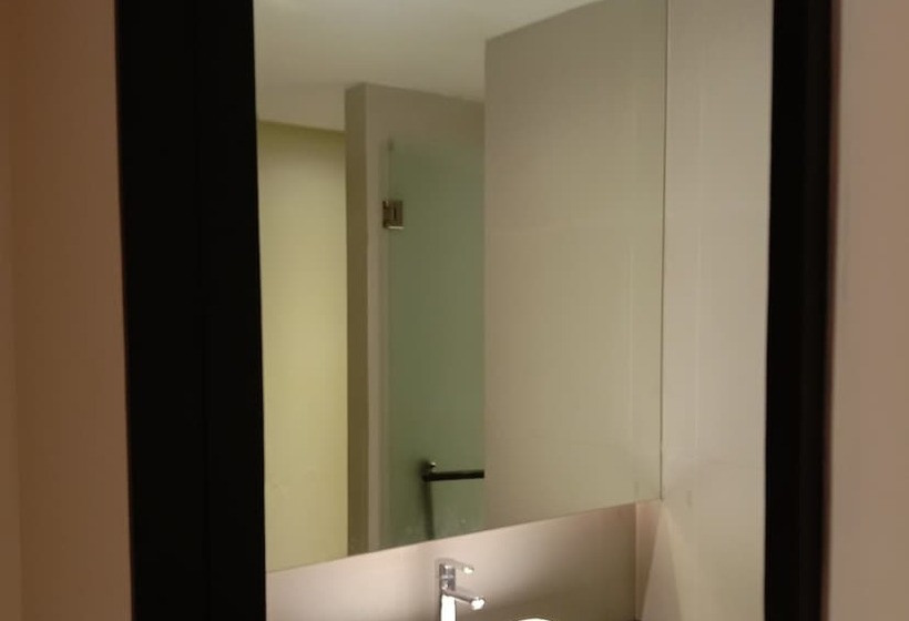 هتل Shwe Pyi San Yar