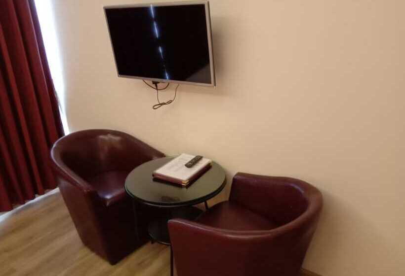 هتل Shwe Pyi San Yar