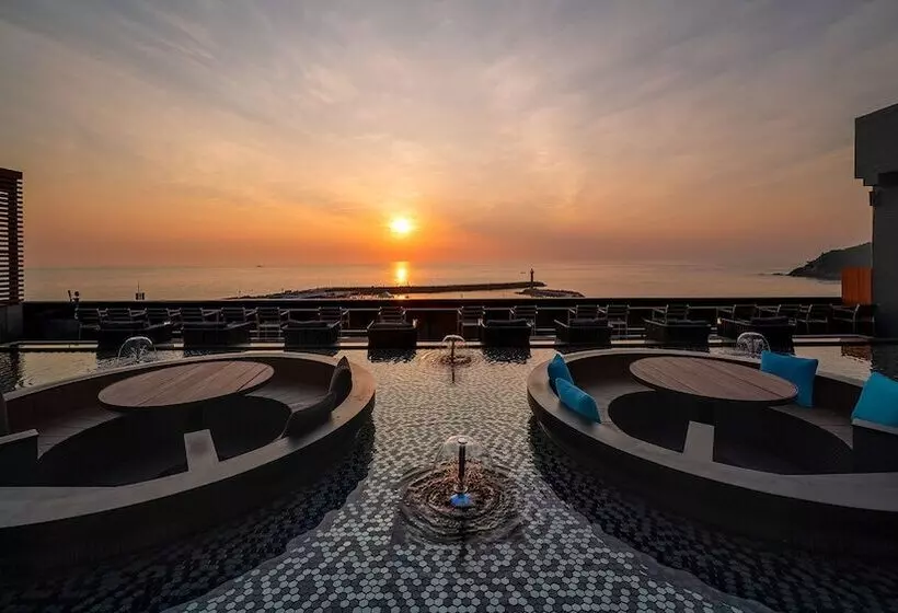 Hotel Two Y