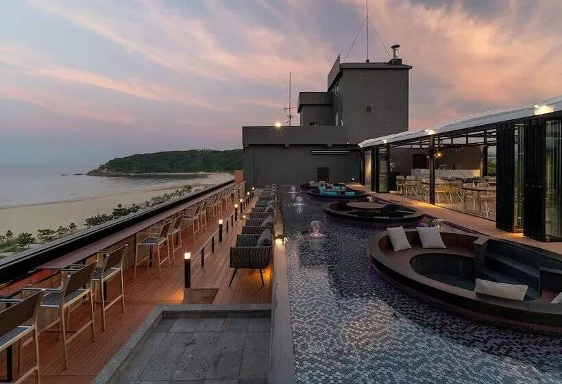 Hotel Two Y